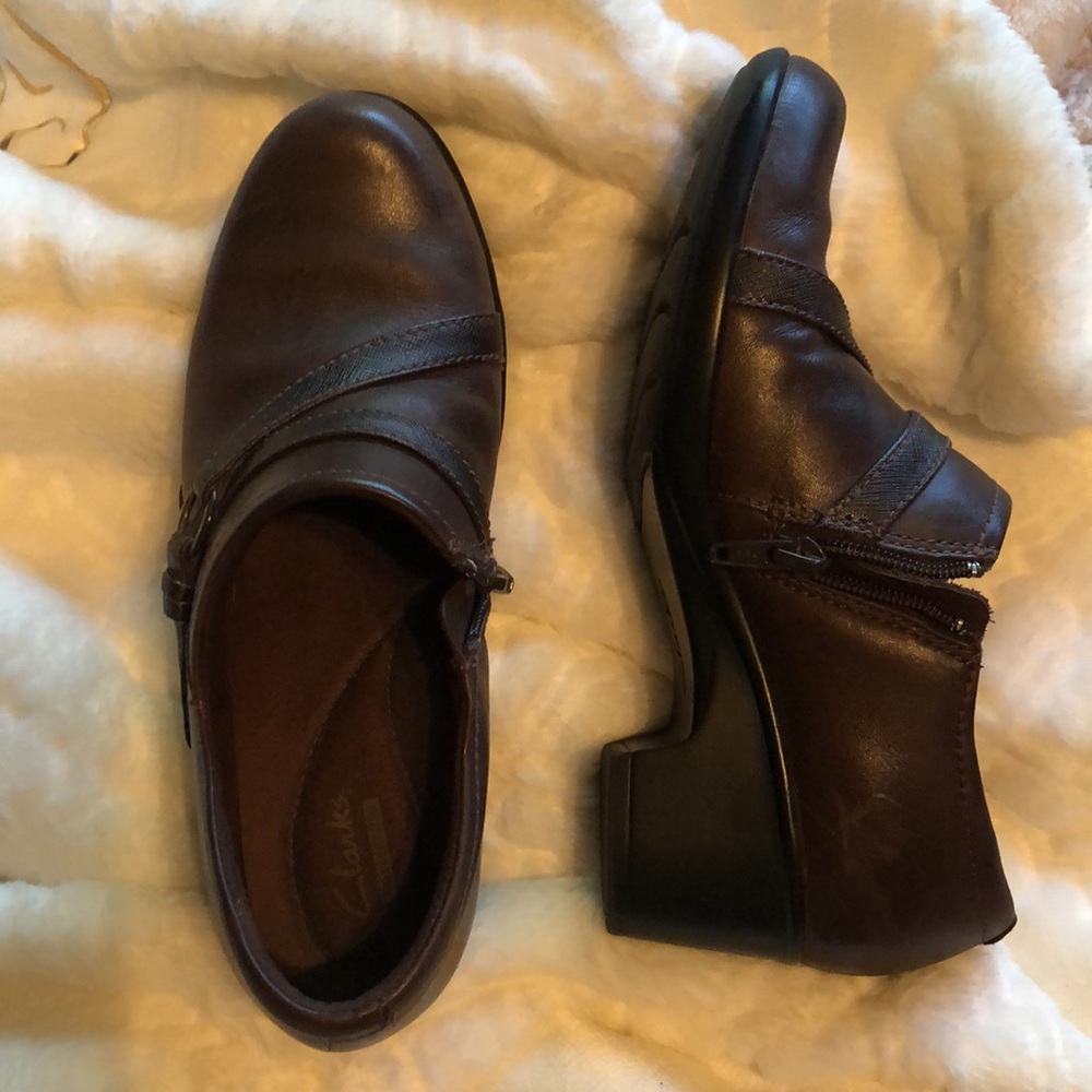 Shoes - Picture 2 of 4